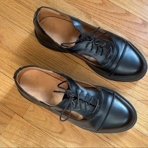 Dr. Martens Carrigan Oxford cut out Shoes